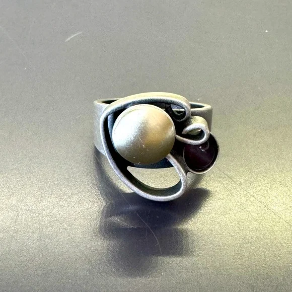 Ring - Picture 4 of 5